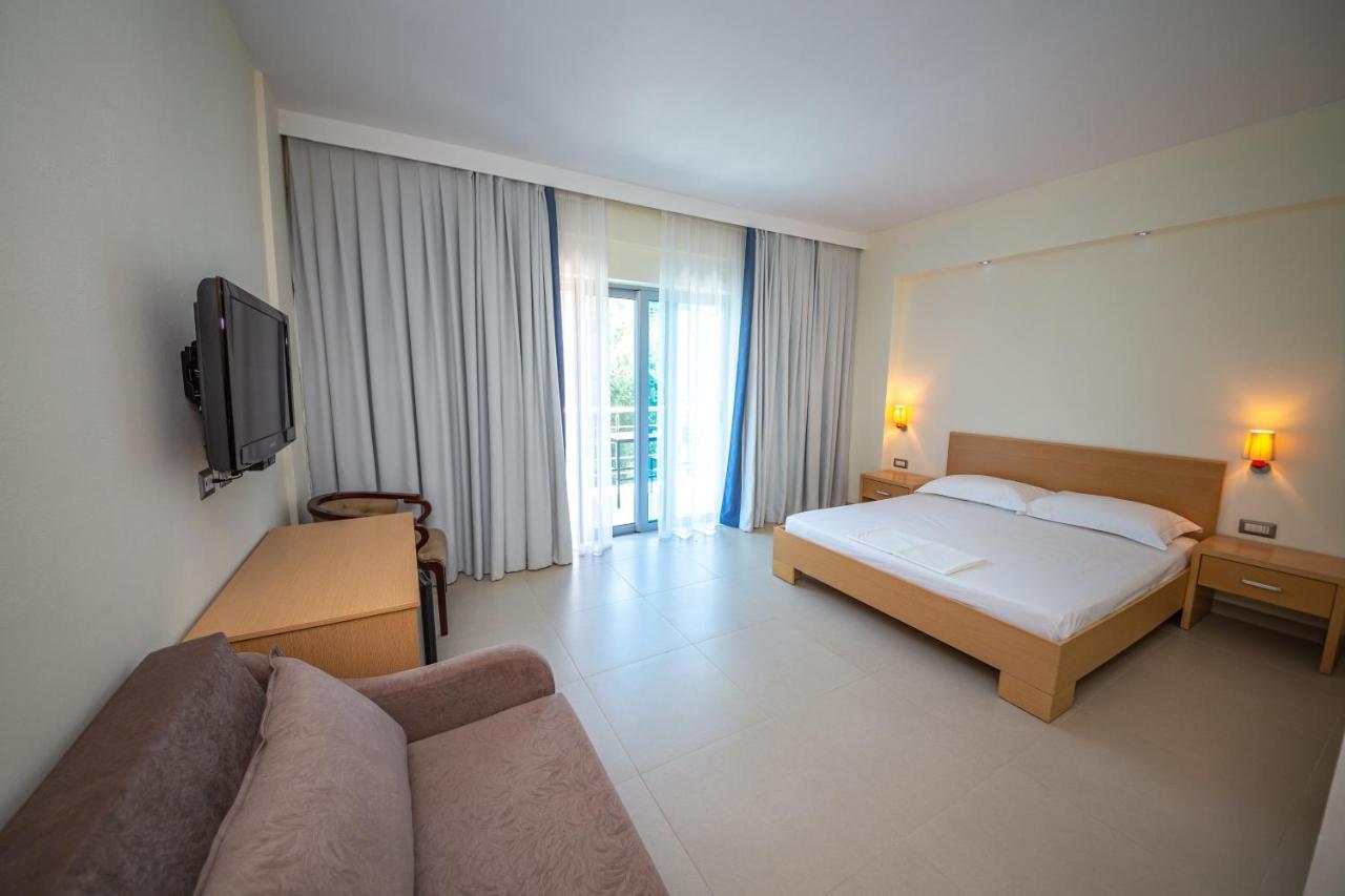 Hotel Borshi ภายนอก รูปภาพ