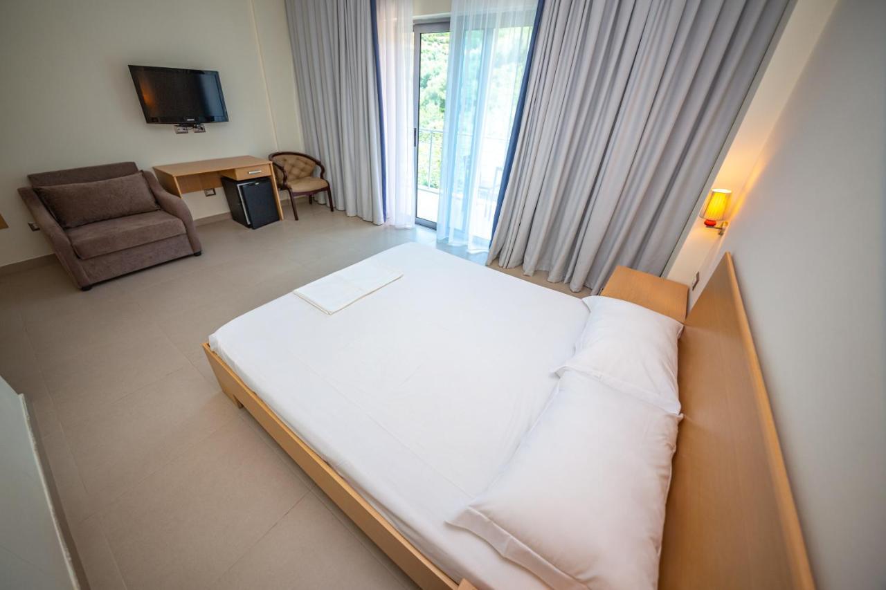 Hotel Borshi ภายนอก รูปภาพ