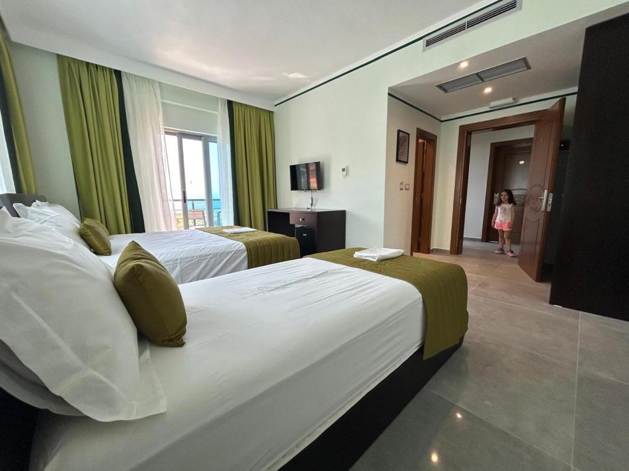 Hotel Borshi ภายนอก รูปภาพ