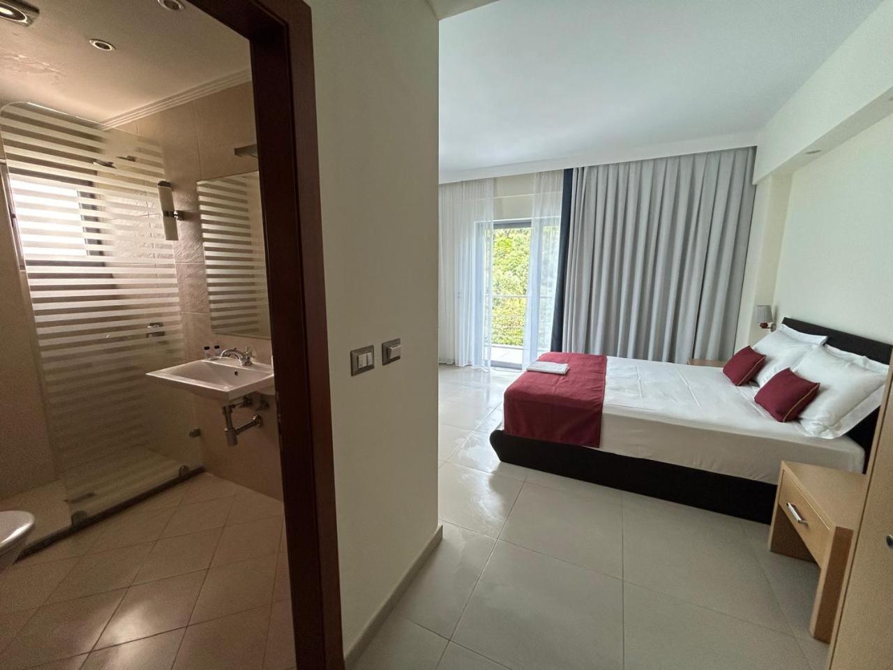 Hotel Borshi ภายนอก รูปภาพ